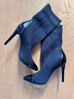 Stiefeletten mit Nieten schwarz 