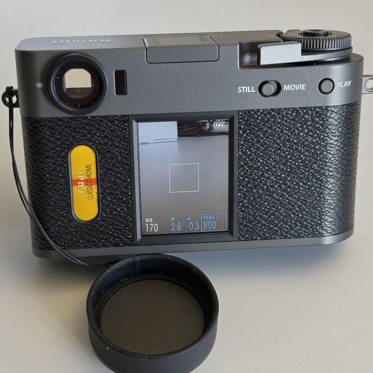Fujifilm Fotocamera: Fujifilm X-HF1 charcoal silver – Nuovo (secondo la descrizione) da Goldach venduto da secretsir 1