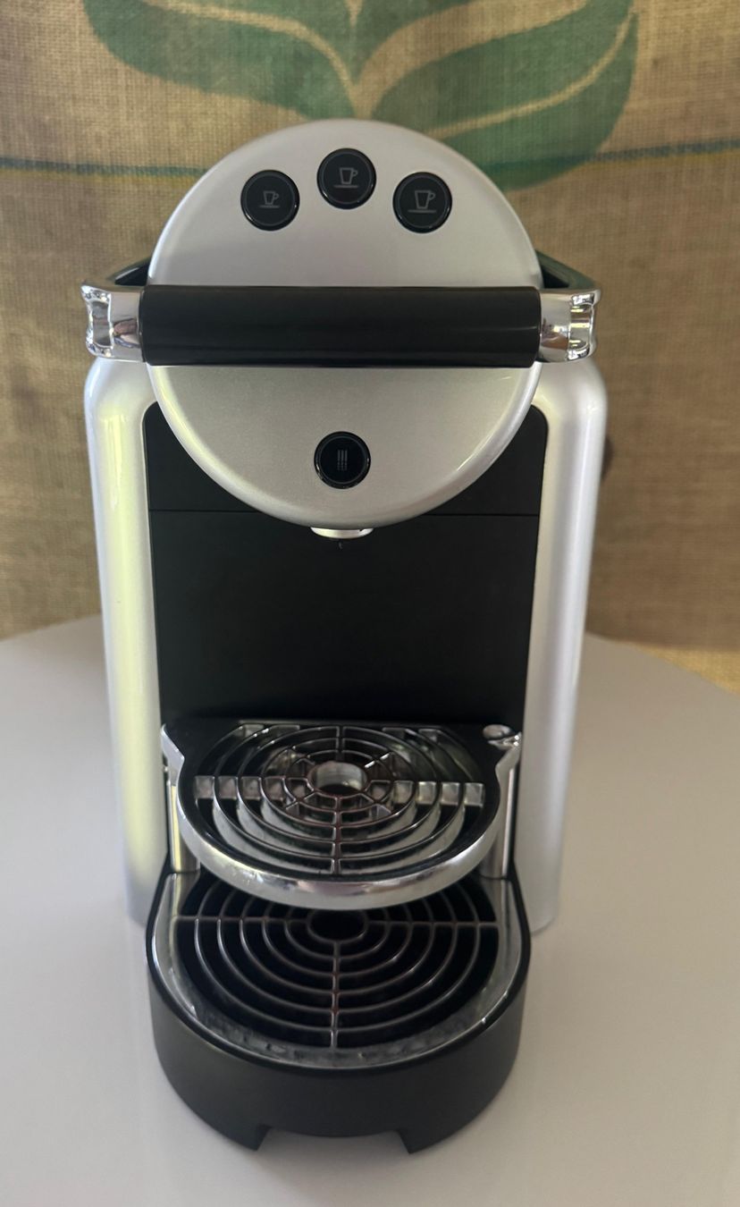 Nespresso Machines à café & Machines à expresso: Nespresso Zenius Kaffemachine – D'occasion à Rotkreuz par den66 1