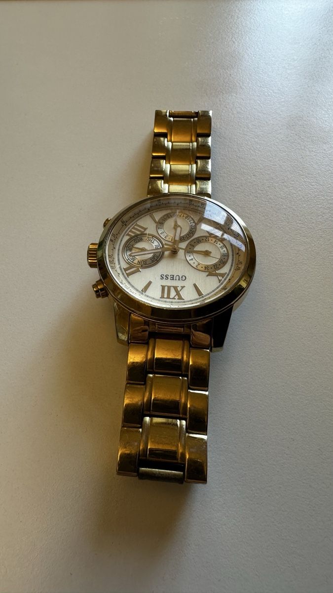 Guess Orologi: Montre Guess dorée – Usato da Villars-sur-Glâne venduto da mer_wgr8 1