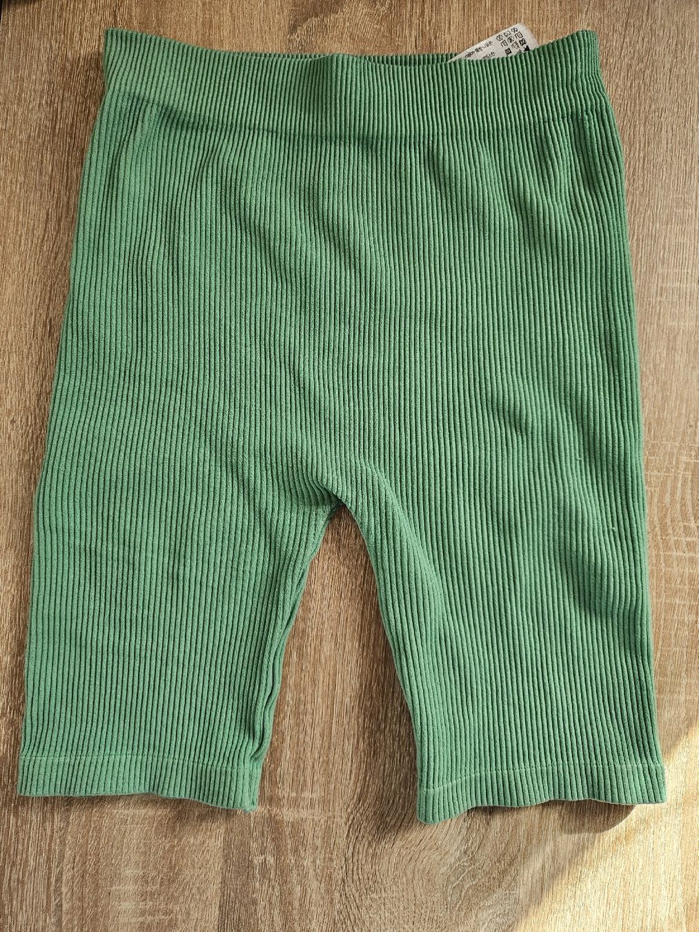 Zara Leggings: Zara Leggings hellgrün – Usato da Ebikon venduto da SecondChance_byM