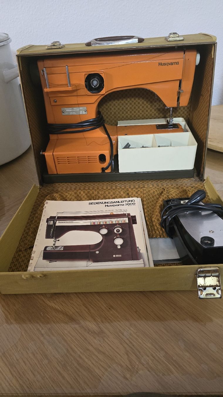 Husqvarna Machines à coudre: Machine à coudre Husqvana 2000  – Défectueux à Brügg BE par ame_gjp8 6