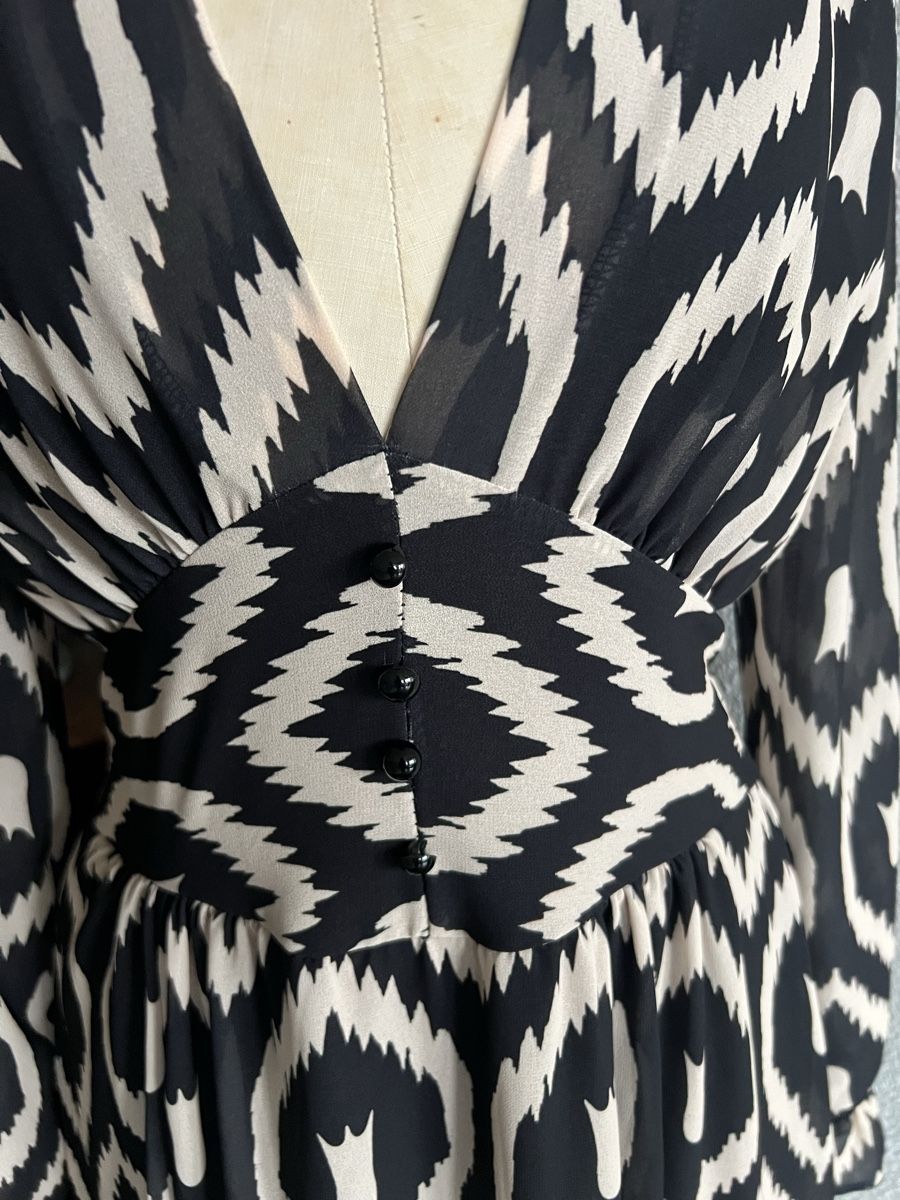 Kleider: Schwarz/Creme farbiges langes Kleid – Neu (gemäss Beschreibung) aus Inwil von 27sonnenschein 6