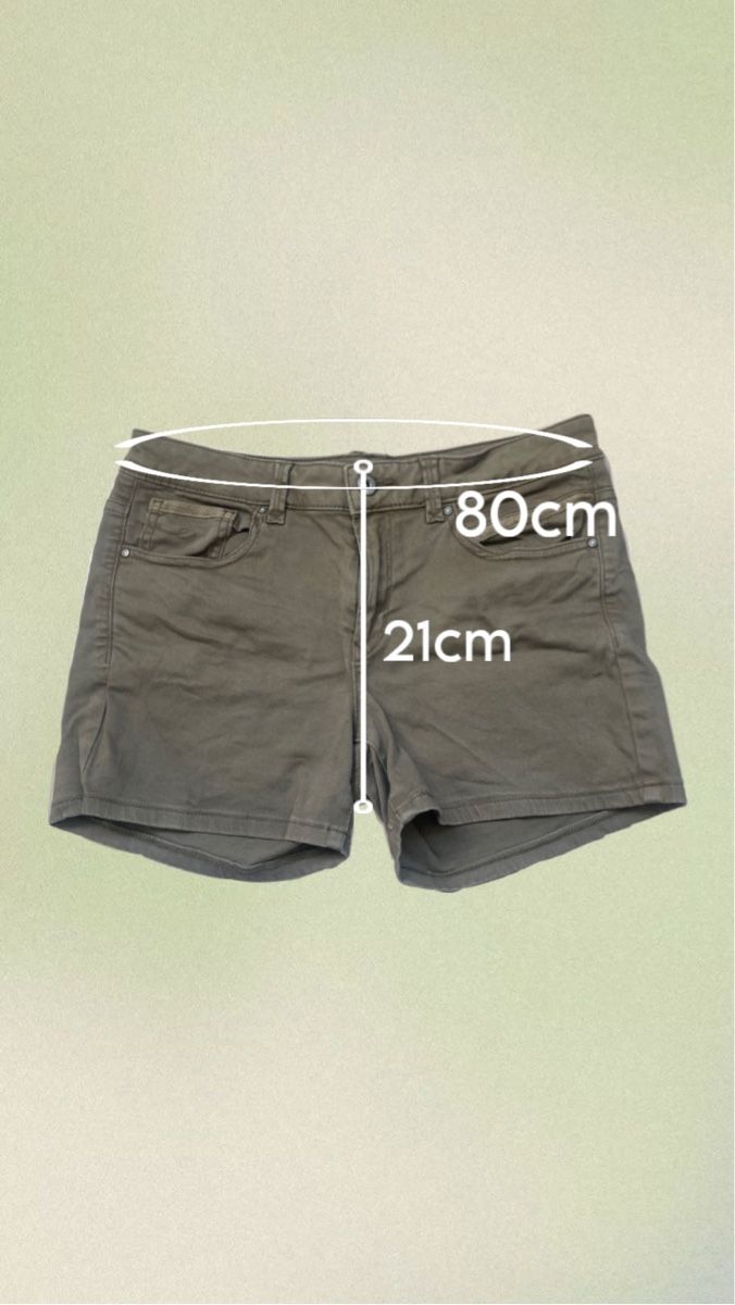 Jeans: Olive grüne Shorts, Gr. 36 – Usato da Mülligen venduto da locademalaga 3