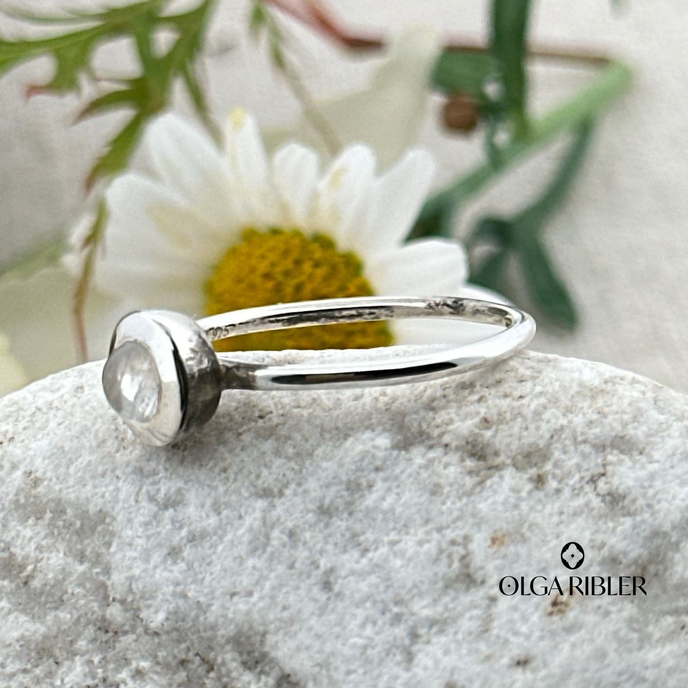 Olga Ribler Ringe: Unikate Silber Ring 925 mit Mondstein Grösse 56 – Neu (gemäss Beschreibung) aus Luzern von Schmuckoutlet 2