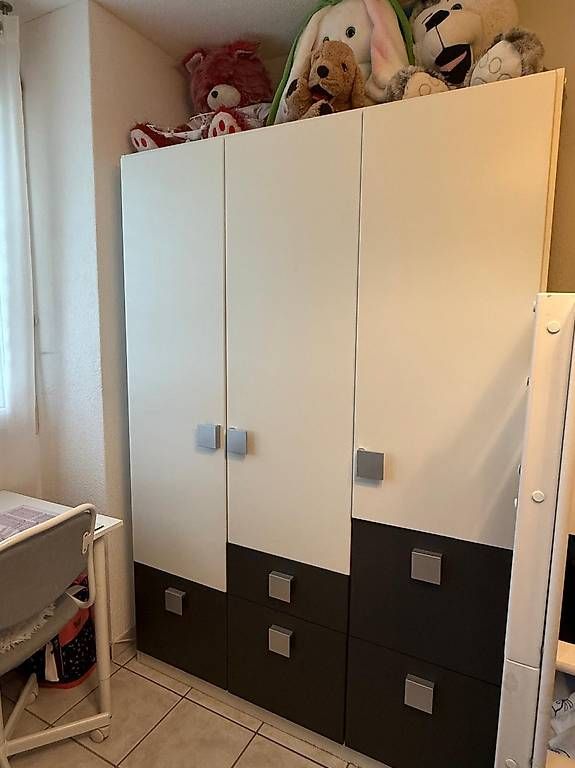 Armoires: Kleiderschrank  – D'occasion à Biel/Bienne par sar_my6d 1