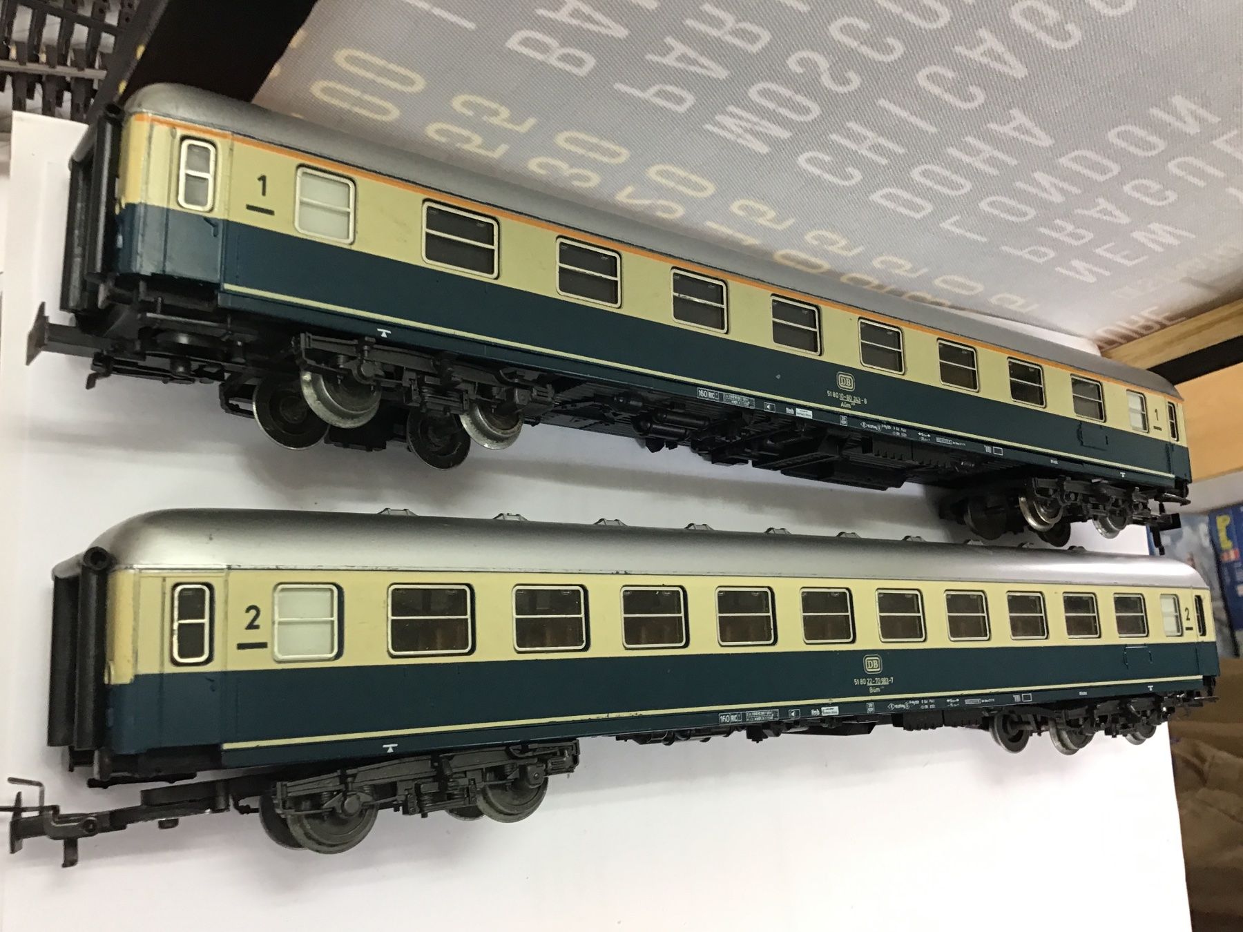 Märklin Modellini di ferrovie: Märklin H0 Waggons, 1. und 2. Klasse – Usato da Männedorf venduto da Modell-Spezialisten 1