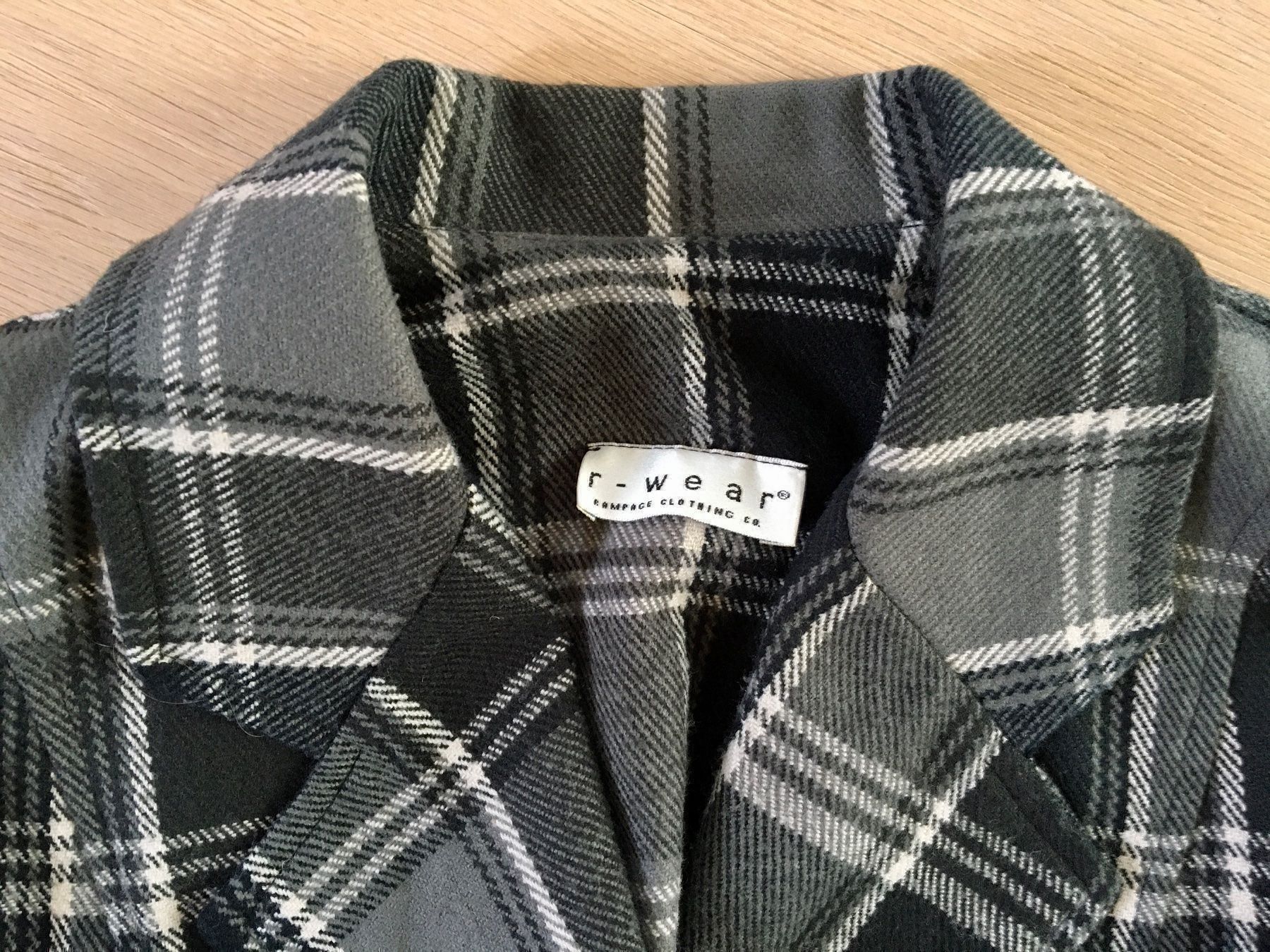 Jacken: Kurze graufarbene Jacke Grösse 36 – Gebraucht aus Winkel von Flyhy2020 1