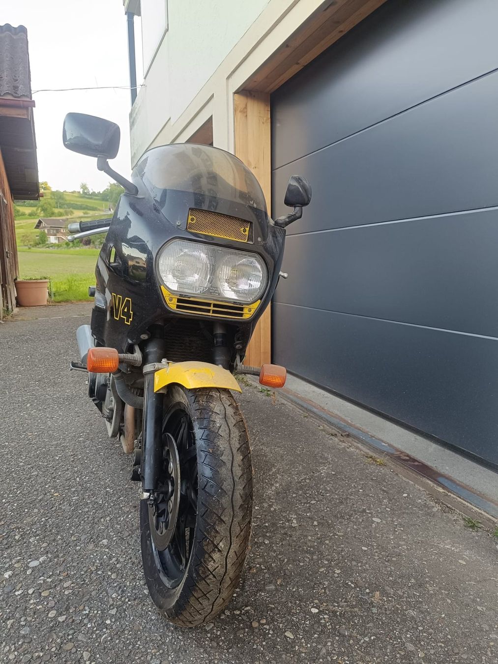 Strada: Scheunenfunde Honda VF 1000 R – Usato da Reitnau venduto da kariah 4