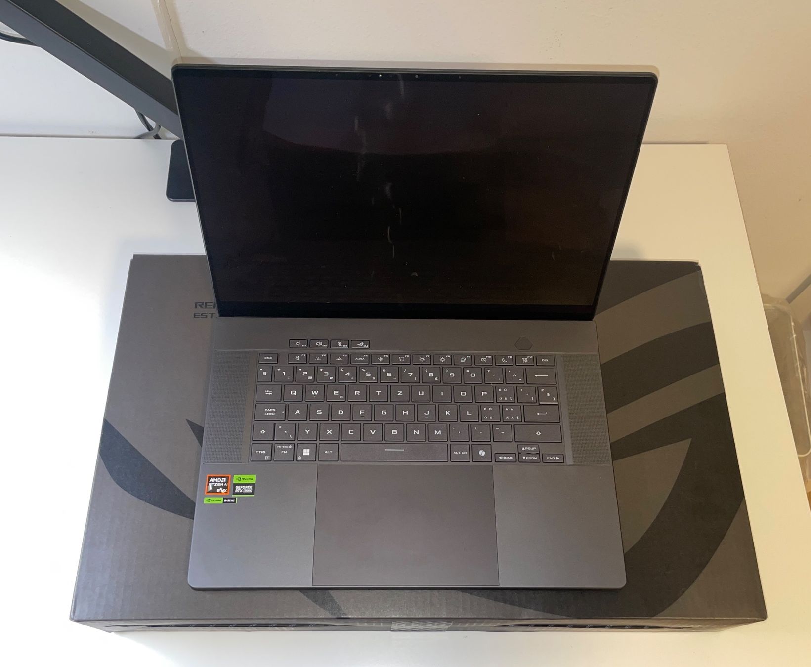 ASUS ROG Zephyrus G16 (RTX 4070 & AMD Ryzen AI 9 HX 370) (Gebraucht) in ...