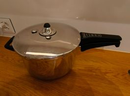 Schnellkochtopf / Dampfkochtopf Kuhn Rikon Duromatic