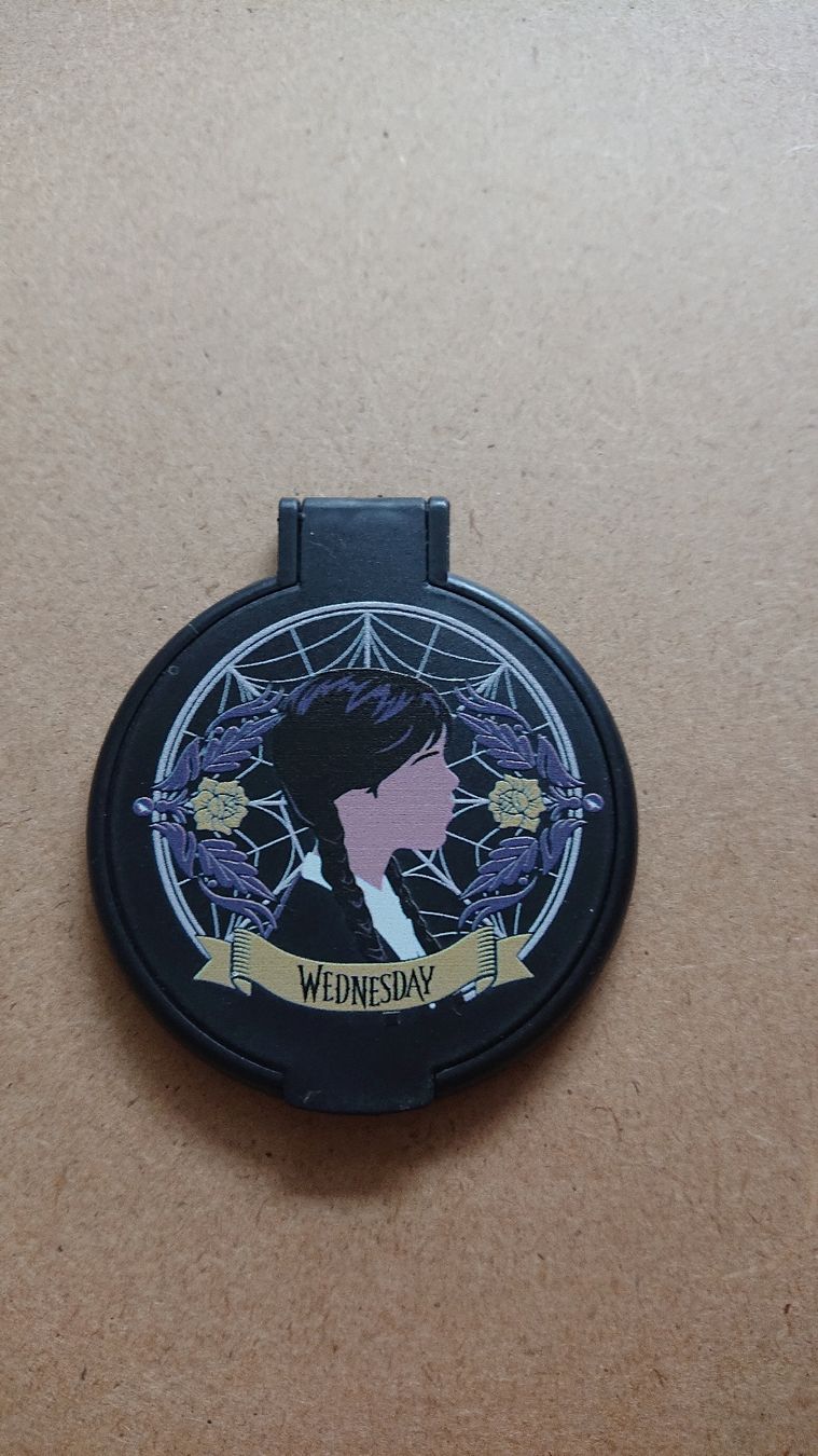 Spiegel: Wednesday Addams Spiegel – Gebraucht aus Chur von FreakofRarity