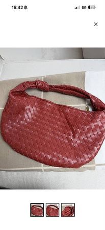 Rote Tasche