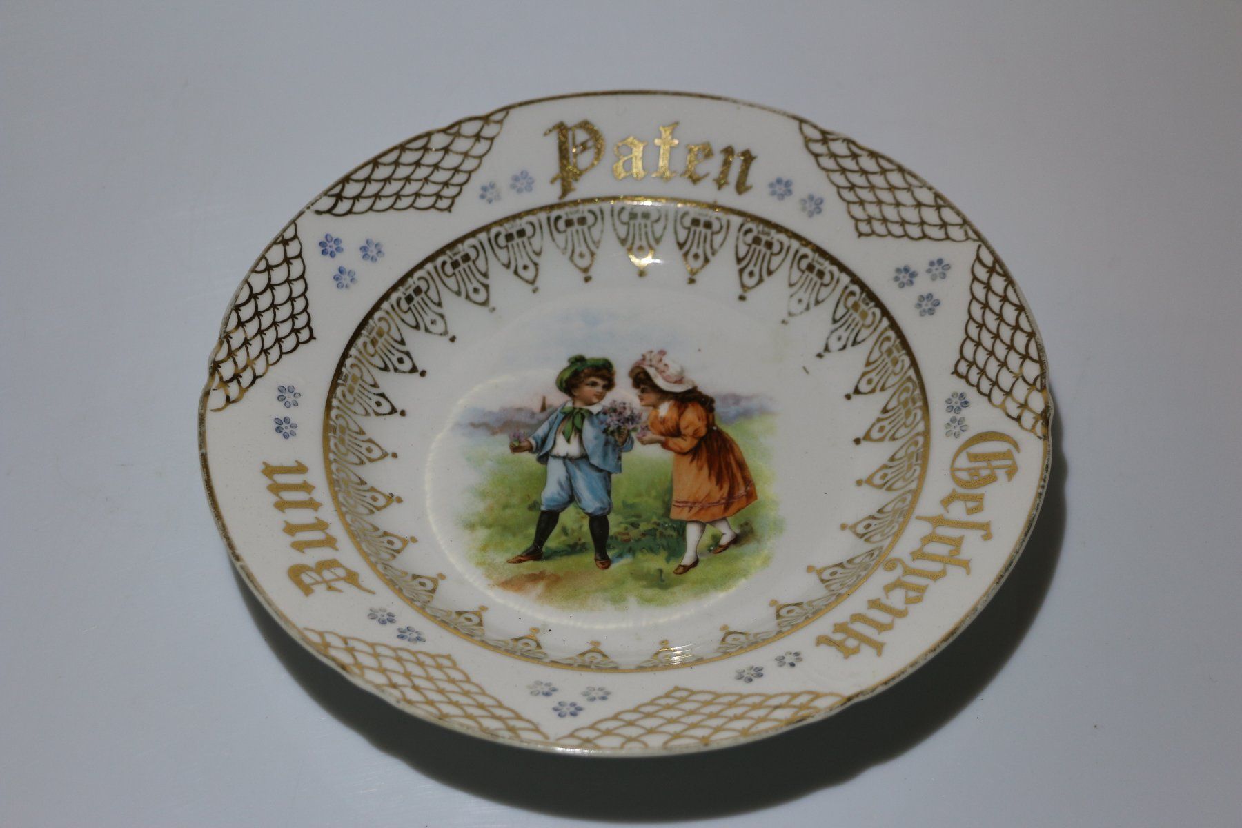 Teller: Nostalgischer Sammelteller – Gebraucht aus Corminboeuf von antikerverkauf