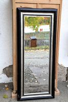 Spiegel, gross, schwarz / silber farben mit Facettenschliff