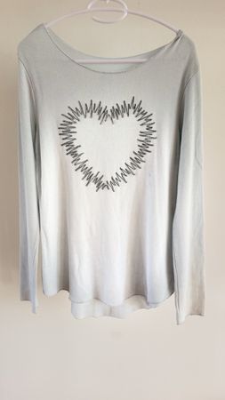 Damen Longsleeve hellblau Herz-Applikation Grösse M