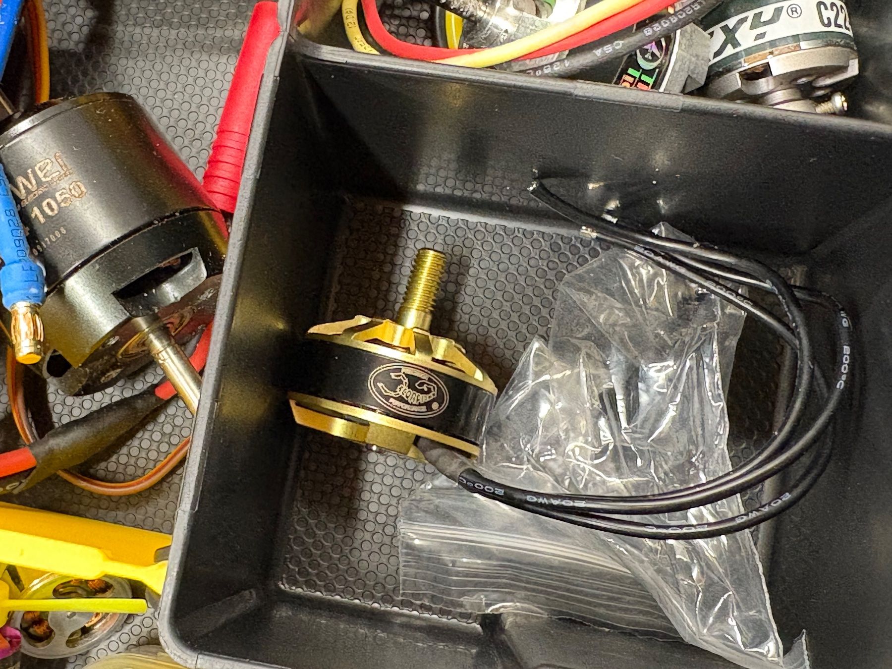 Motori: Sammlung RC Brushlessmotoren und Propellermitnehmer – Usato da Thunstetten venduto da D_aernscht 4