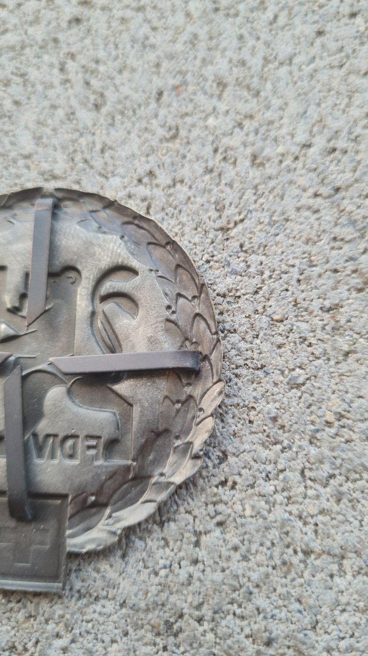 Medaglie: CH Armee / Béret / Emblem / Felddivision 6 / Béretemblem – Usato da Safenwil venduto da Husqi2000 6