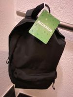 Schwarzer Rucksack, neu - perfekt für den Alltag!