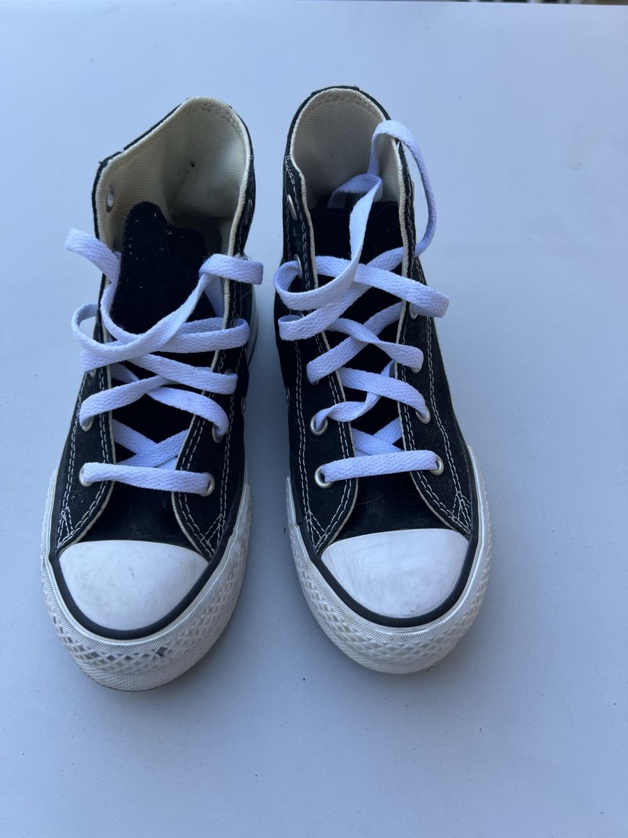 Converse Herrenschuhe: Convers Chuck Taylor All Star Sneaker Gr. 32 – Gebraucht aus Heiligkreuz (Mels) von fodo 1