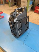 10l Benzinkanister mit Halter