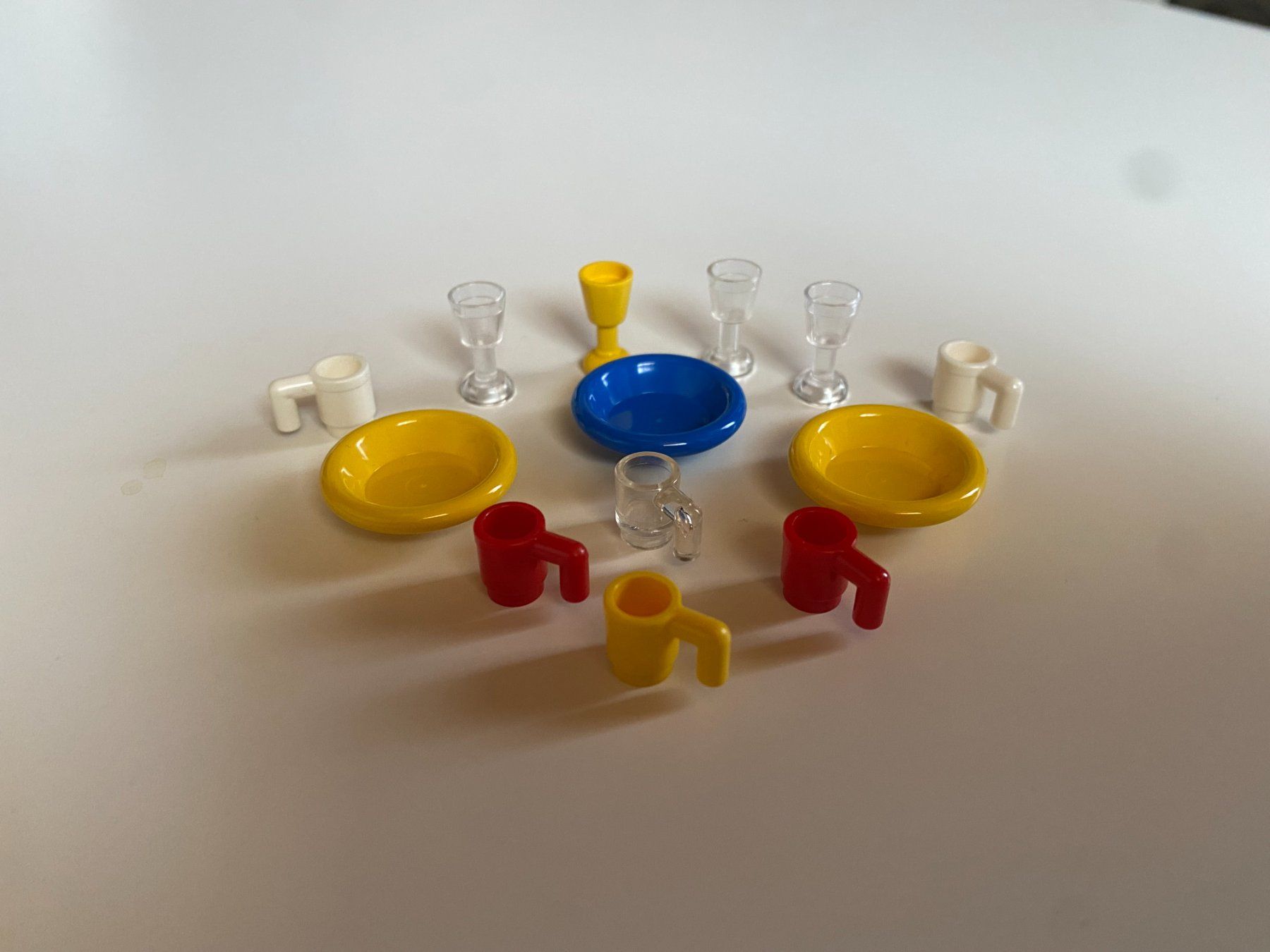 Lego Jouets: LEGO - TELLER - GLÄSER - TASEN – D'occasion à Gelterkinden par ajdt4