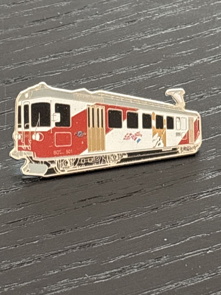 SBB/CFF/FFS Placchette & Badge: Mont-Blanc Express Anstecknadel, limitiert – Usato da Uetendorf venduto da hoisle