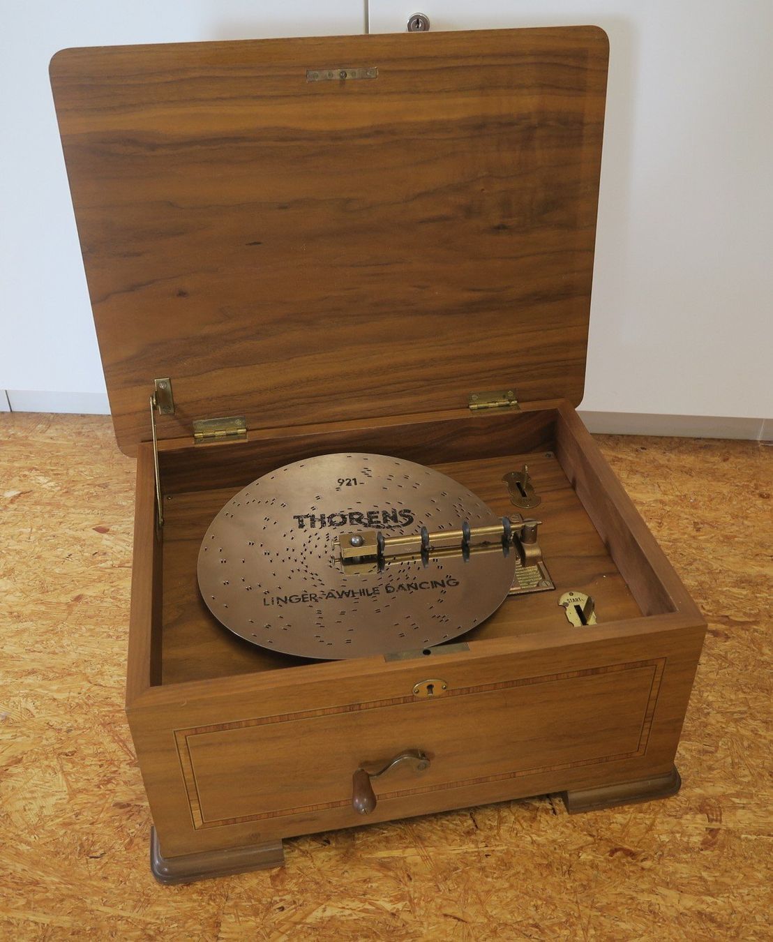 Thorens Boîtes à musique: Plattenspieldose Thorens – D'occasion à Rüti ZH par Xokimilko