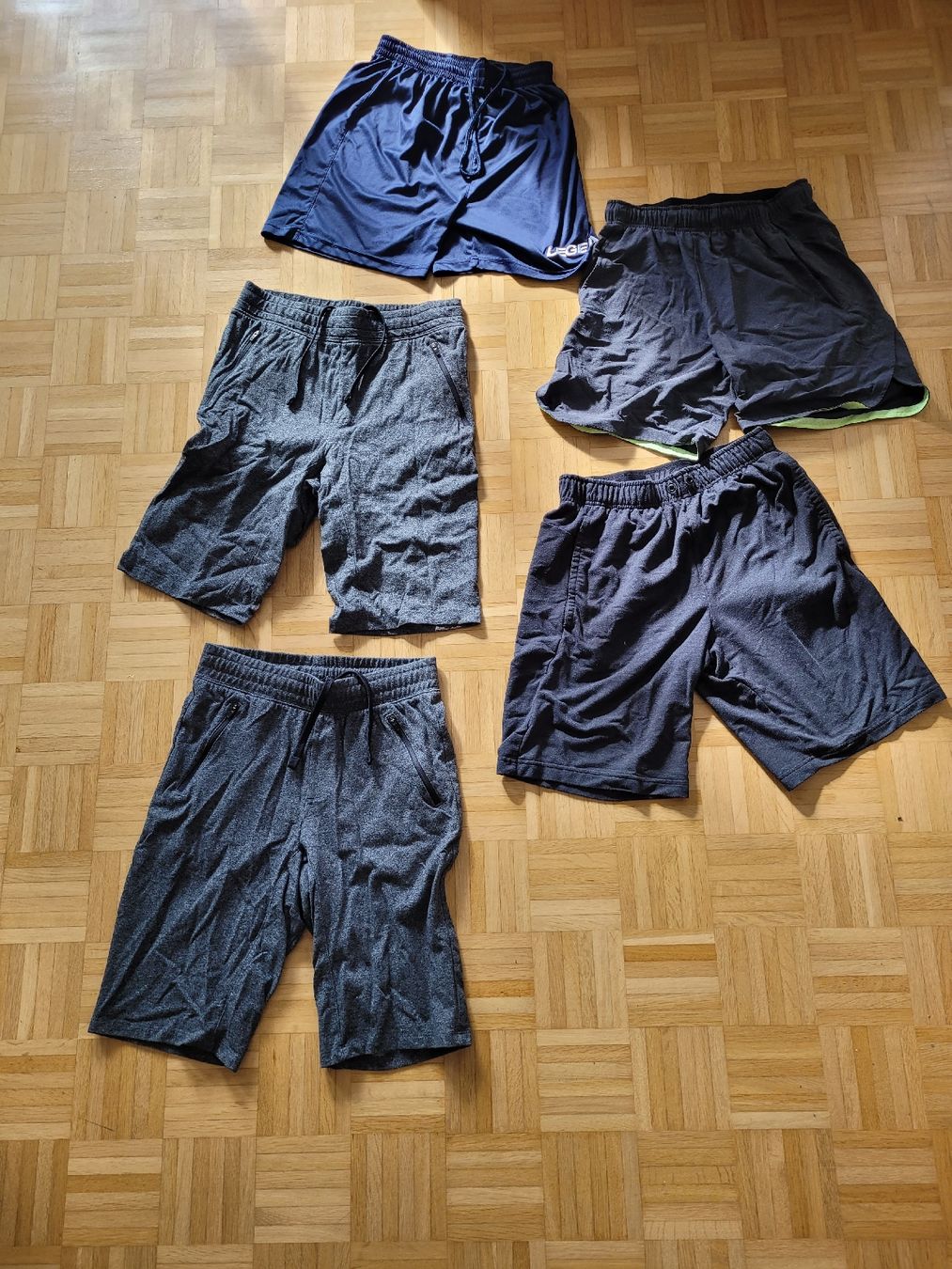 Lotti di vestiti: 5 Herren Shorts, Grösse S - Sport & Freizeit – Usato da Birsfelden venduto da samurai99 7