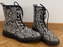 Tamaris Schnürstiefel Schlangenmuster grau toller  Zustand👢