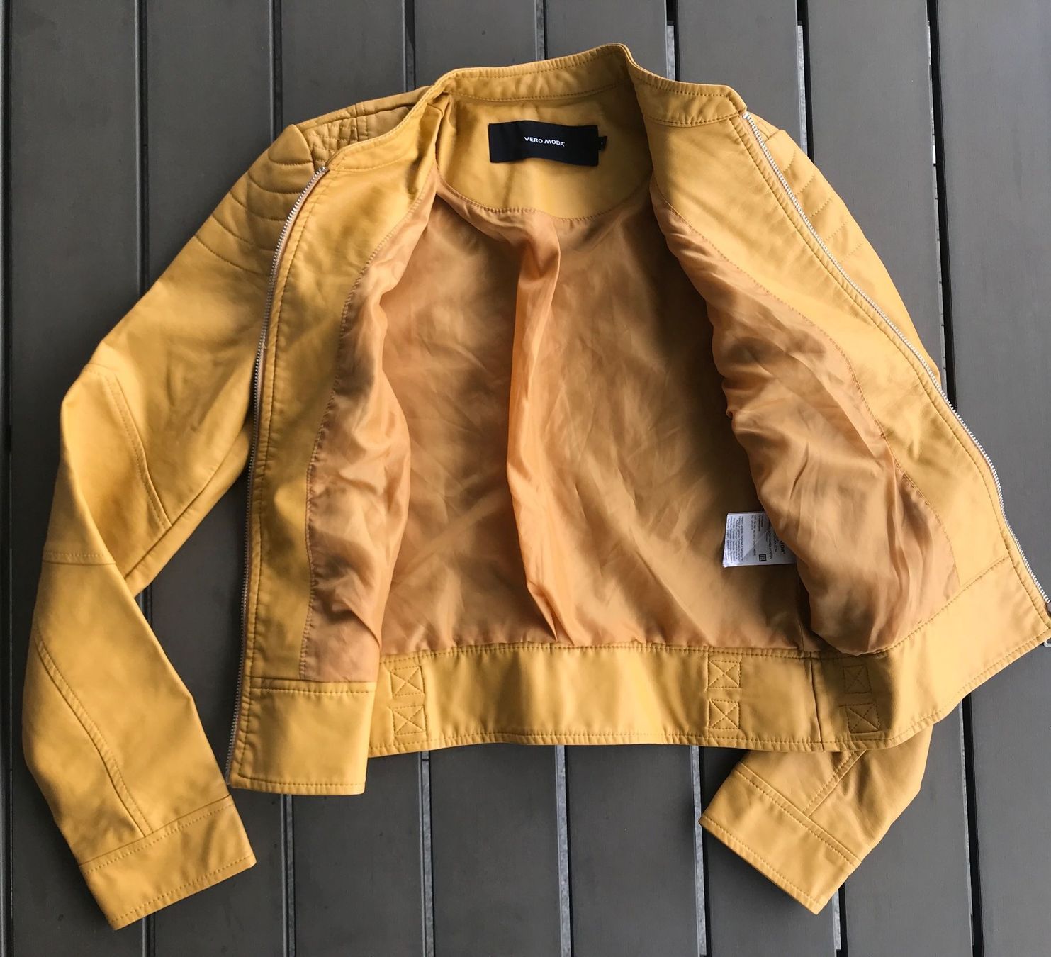 Vero Moda Giacche: VERO MODA SHORT COATED JACKET, XS – Nuovo (secondo la descrizione) da Ebnat-Kappel venduto da Molton 4