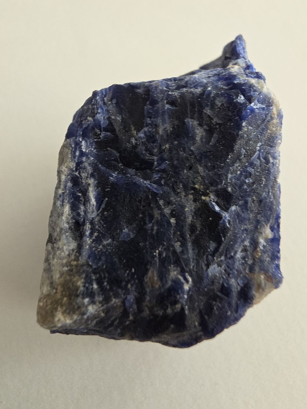 Mineralien & Heilsteine: Sodalit Rohstein ca. 45x40x35mm. – Neu und originalverpackt aus Menziken von Mirager 4