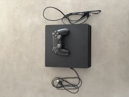 PS4 Slim 500gb - Einwandfreier Zustand (10.50) Software