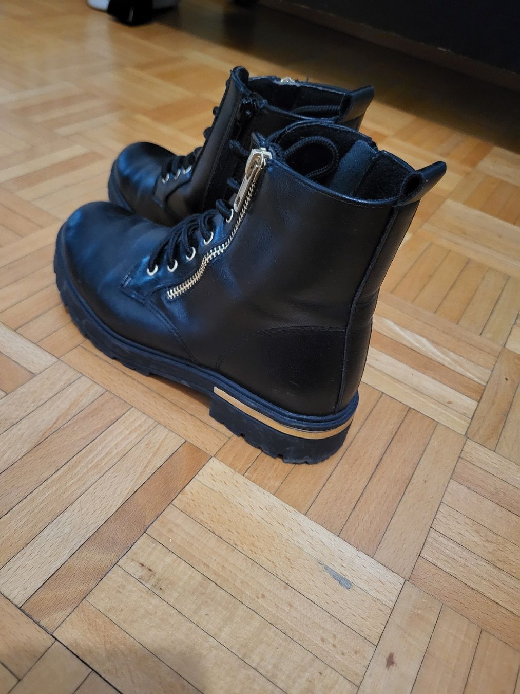 Esprit Scarpe per ragazze: Bottes noires taille 35 bon état – Usato da Vevey venduto da Nirgal 2