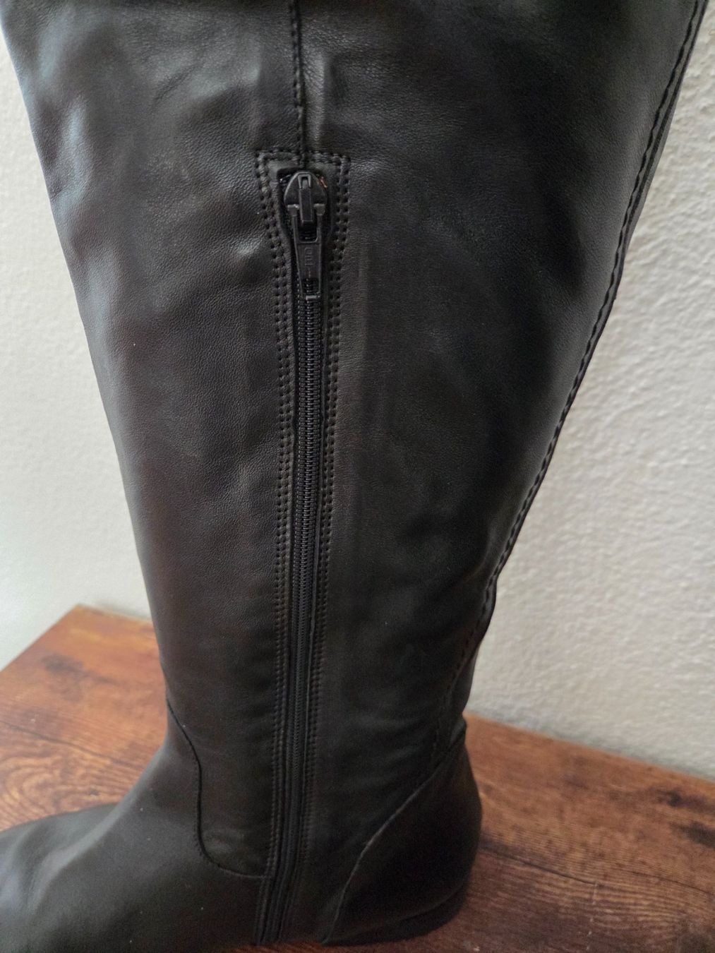 Scarpe da donna: Schwarze Overknee Stiefel, Echtleder, Grösse 39 – Nuovo (secondo la descrizione) da Hittnau venduto da SirKahn 2