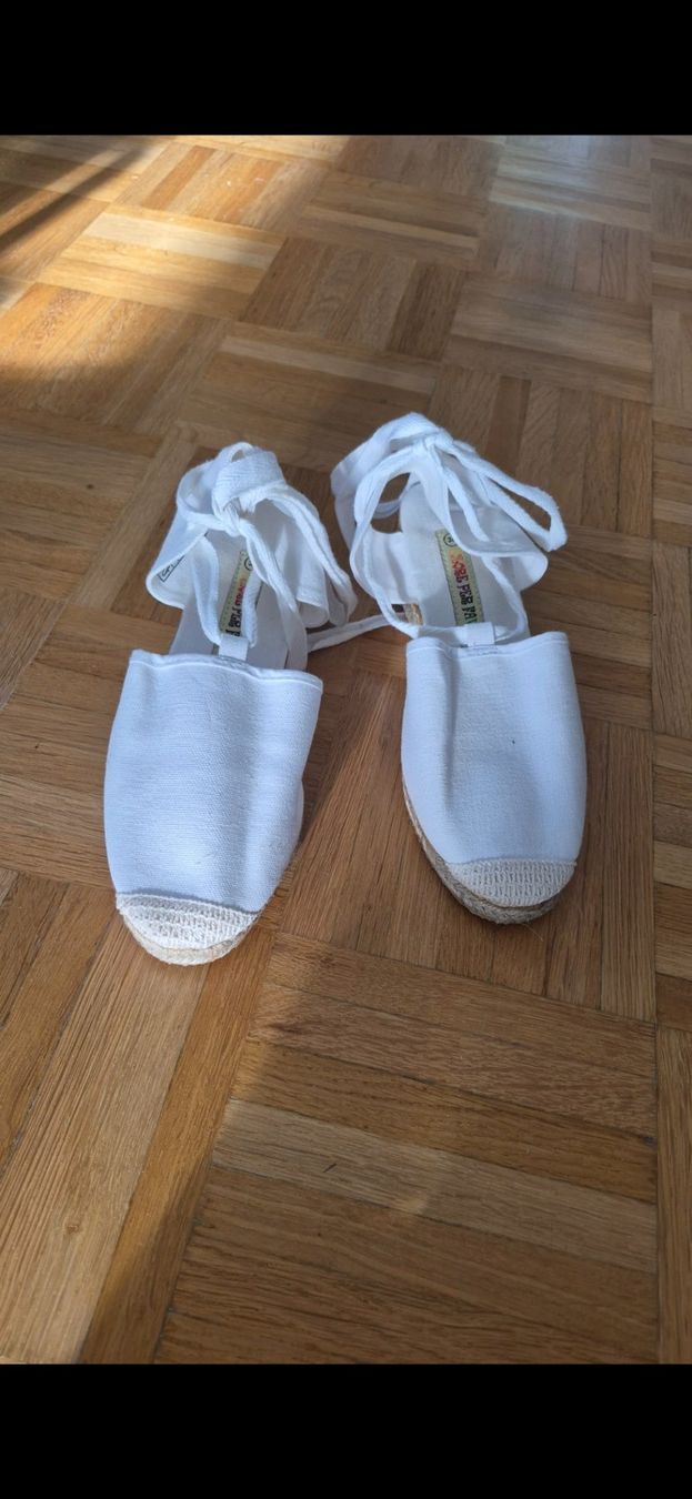 Damenschuhe: Espadrillas bianche con lacci, taglia 38, usate – Gebraucht aus Wettswil am Albis von lin_8h9t 1