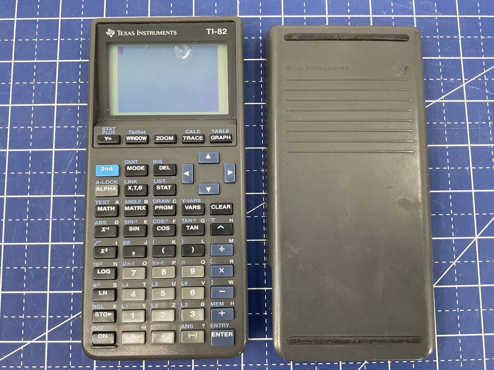 Texas Instruments TI82 Taschenrechner funktioniert noch (Gebraucht) in ...