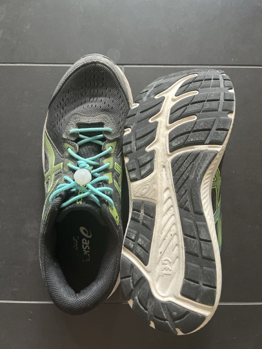 Asics Chaussures hommes: Asics Laufschuhe Grösse 41.5 – D'occasion à Zürich par birdienamnam 1