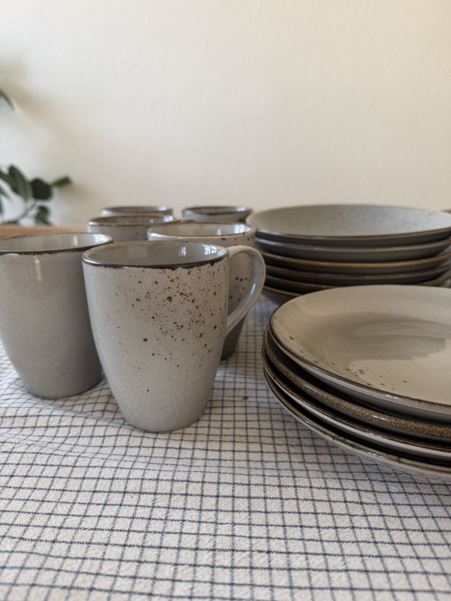 Set di piatti: Geschirrset 4/6 Personen Steinzeug grau – Usato da Zürich venduto da Nadgb1303 3
