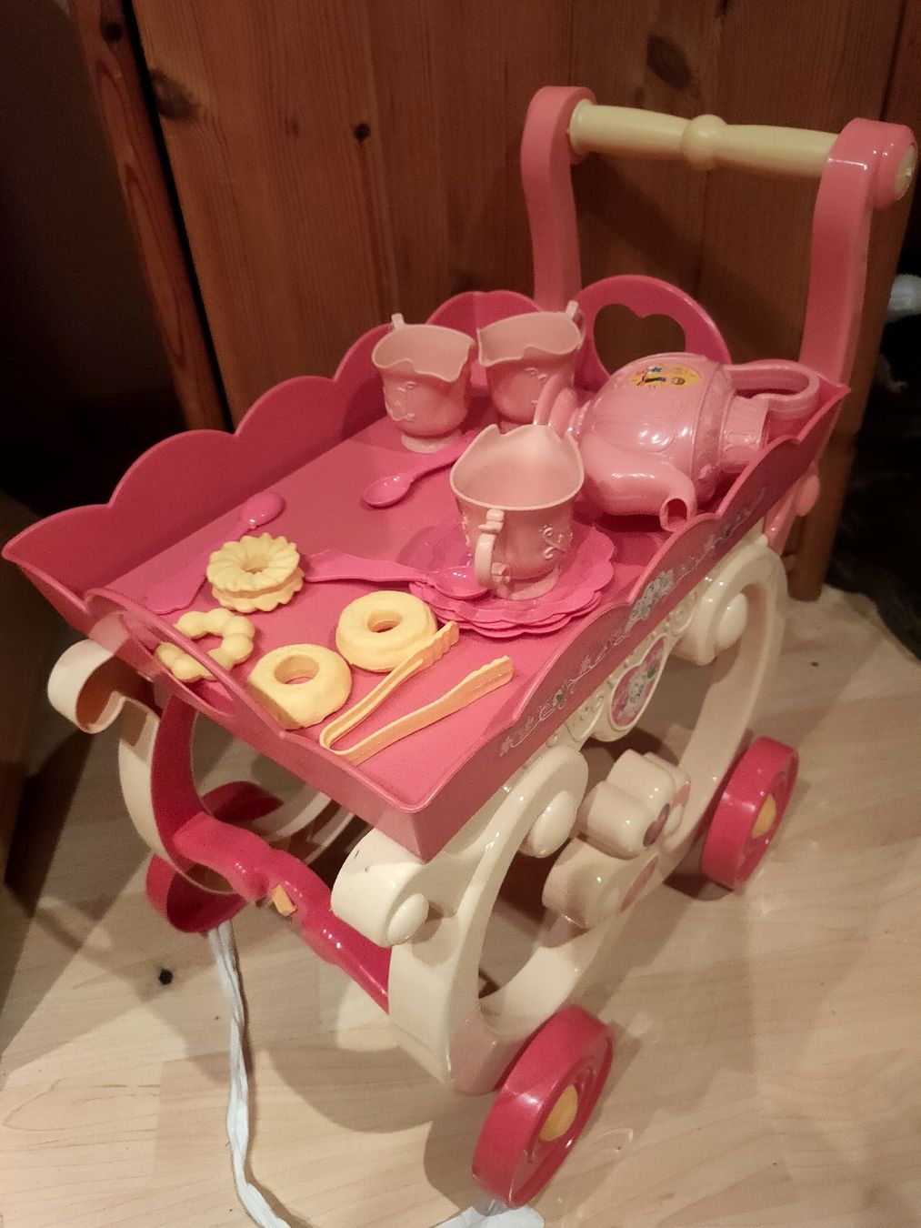 Fahrzeuge für Kinder: süsser servierwagen für Mädchen – Gebraucht aus Menziken von Dragon-Fuchur 1