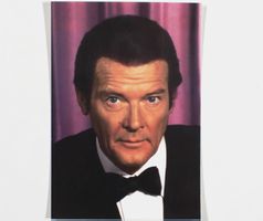 James Bond 007 ROGER MOORE Postkarte von 1996 USA