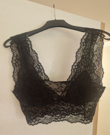 Brassière courte en dentelle noire, col en V, taille L