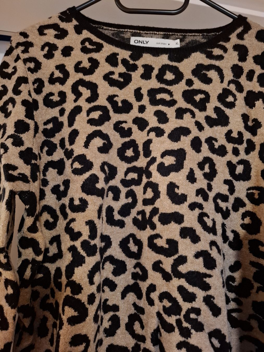 Only Maglioni & Felpe: ONLY Pullover mit Leo-Muster, Grösse XL – Nuovo (secondo la descrizione) da Lütisburg venduto da amerika123 1