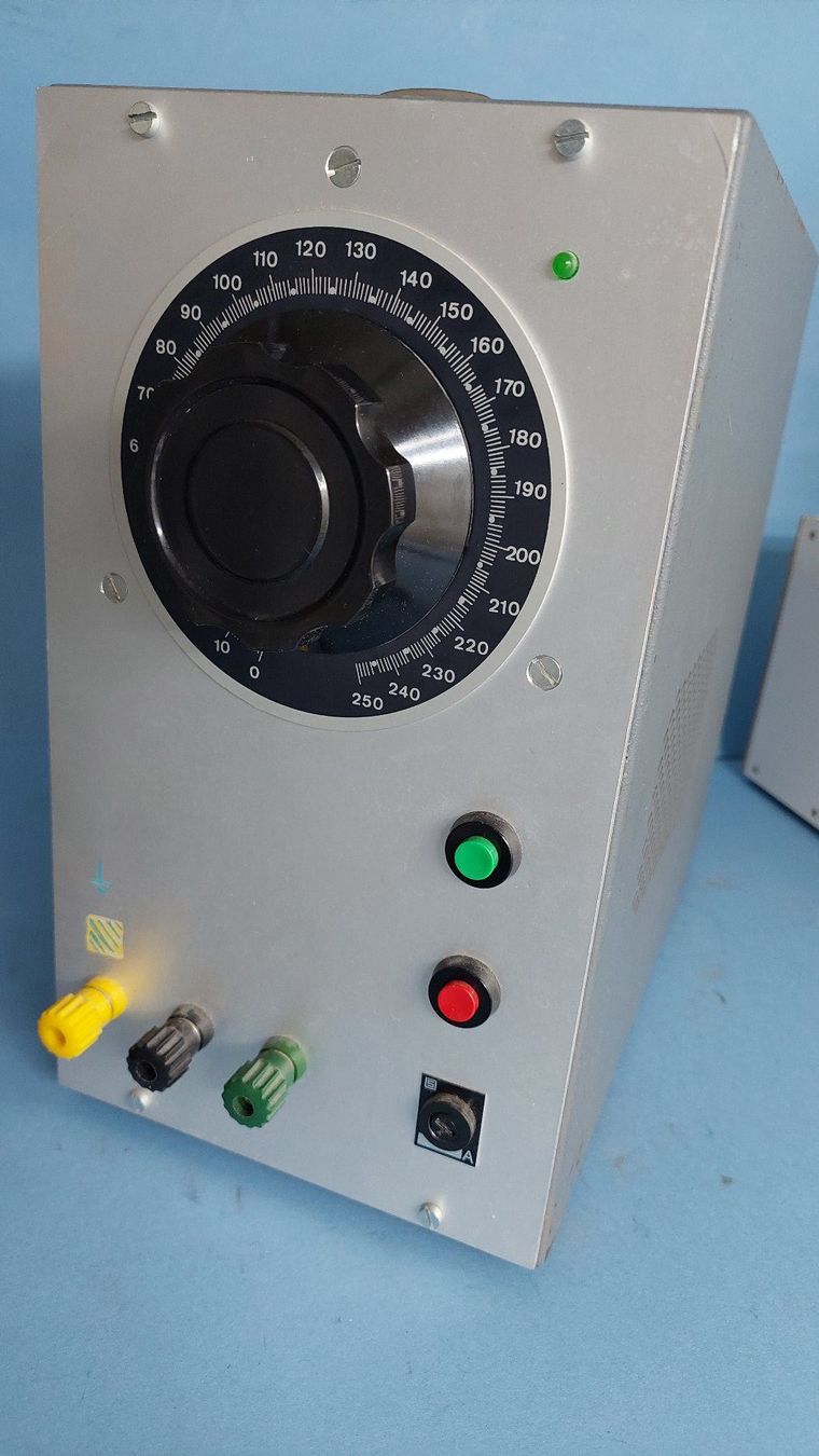 Elektronikbauteile: Galvanisch getrennter Variac 250 VA – Gebraucht aus Bülach von blksize 3