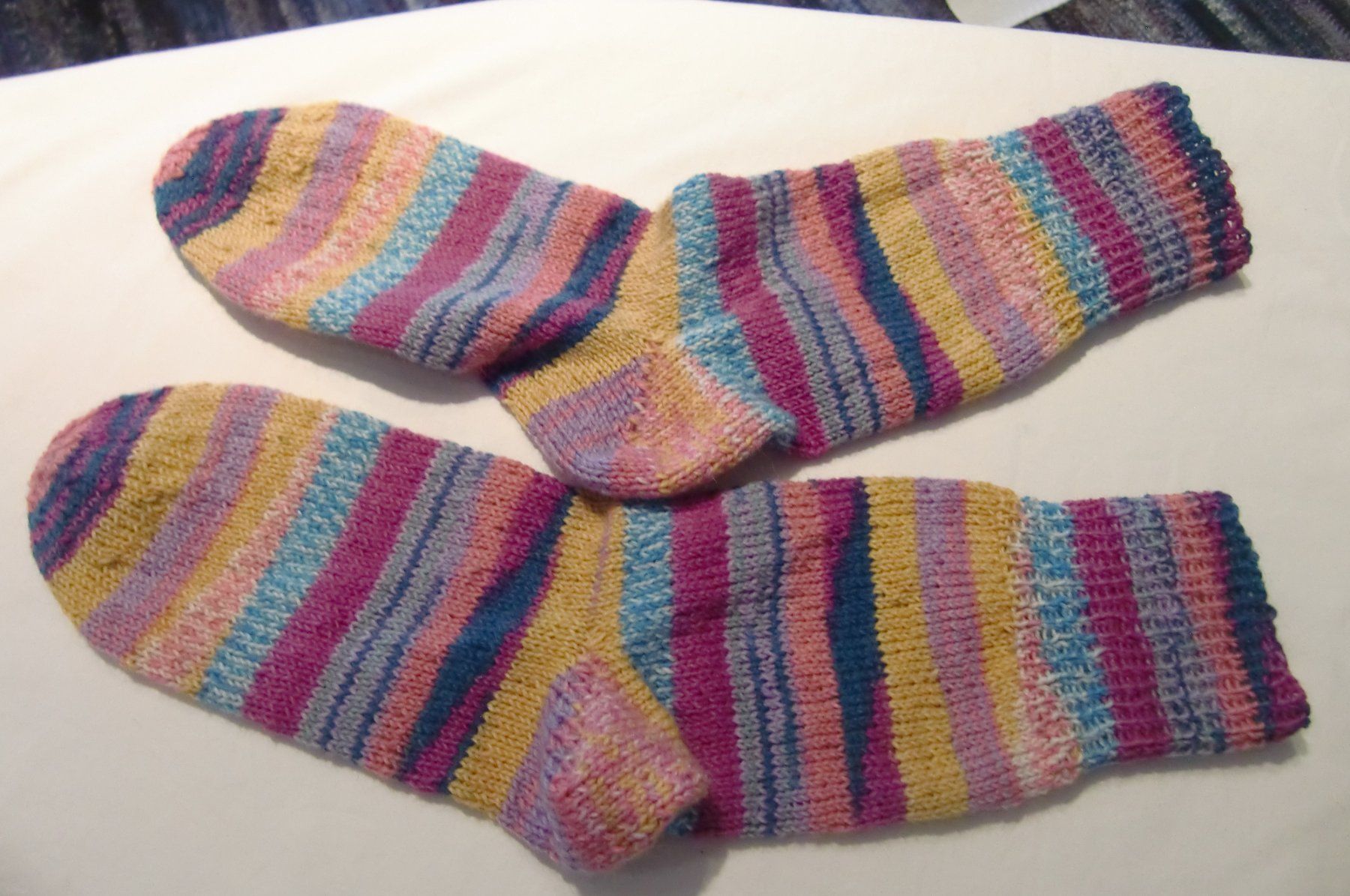 Calze: handgestrickte Socken Grösse 38/39 – Nuovo e nell'imballaggio originale da trüllikon venduto da marie2004
