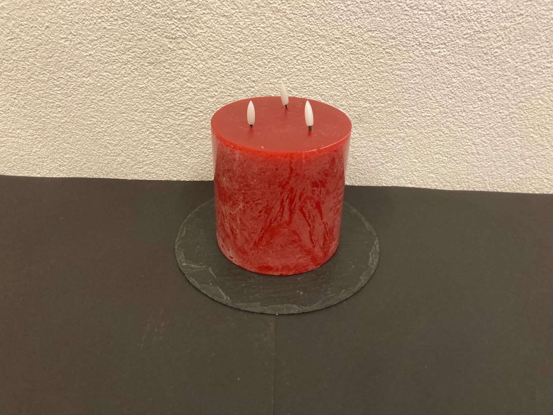 Candele: LED Echtwachs 3-Docht Kerze, 15 x 15 cm, rot, Timerfunktion – Nuovo e nell'imballaggio originale da Neuenhof venduto da jorogo 1