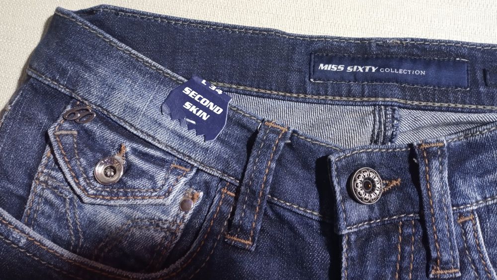 NEU Elegante Jeans Stone Washed Miss Sixty Shock XS (Gebraucht) in St ...