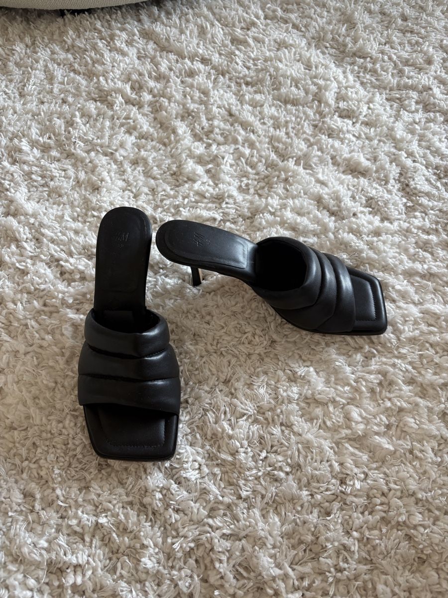 H&M Scarpe da donna: Padded Mules Black - Bottega Dupe – Nuovo (secondo la descrizione) da Nürensdorf venduto da vlr_tky25 2