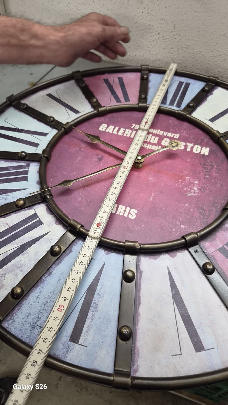Toutes les décorations: Uhr  – D'occasion à Oberglatt ZH par nat_c6k7 3