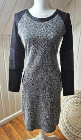 REKEN MAAR  🖤🩶 elegantes kleid   /    Grösse 36